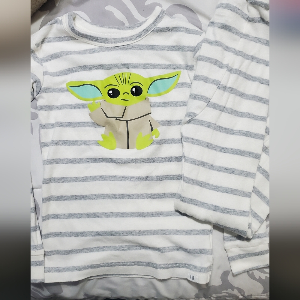 GAP Kids Star WARS Gray Striped Pajamas with Grogu